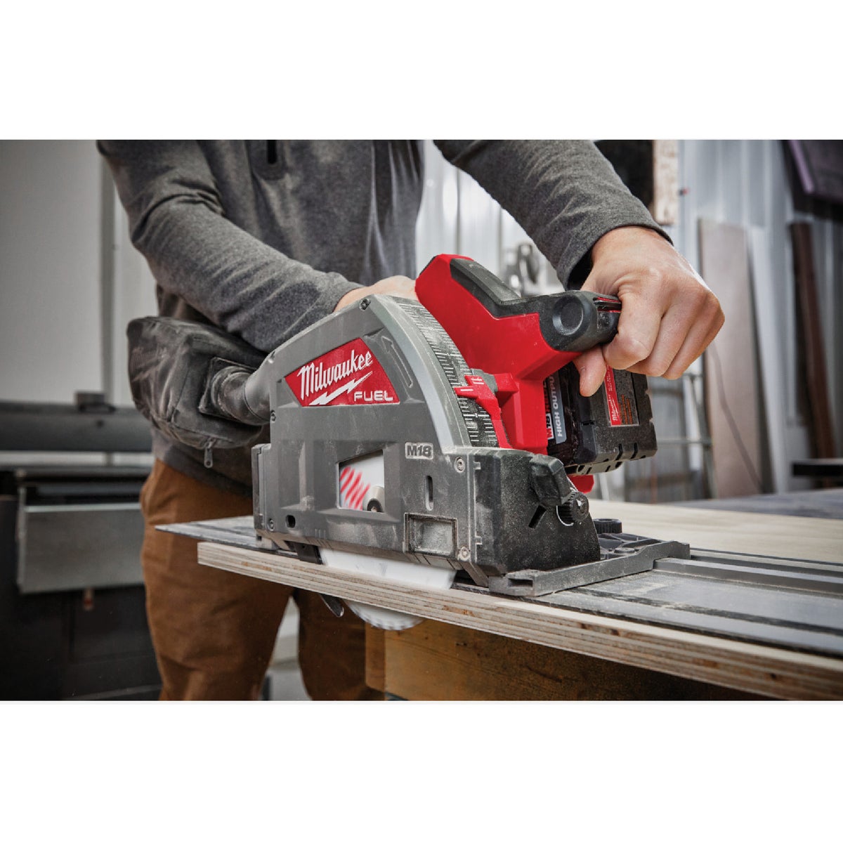 Milwaukee fuel circular saw blade online change