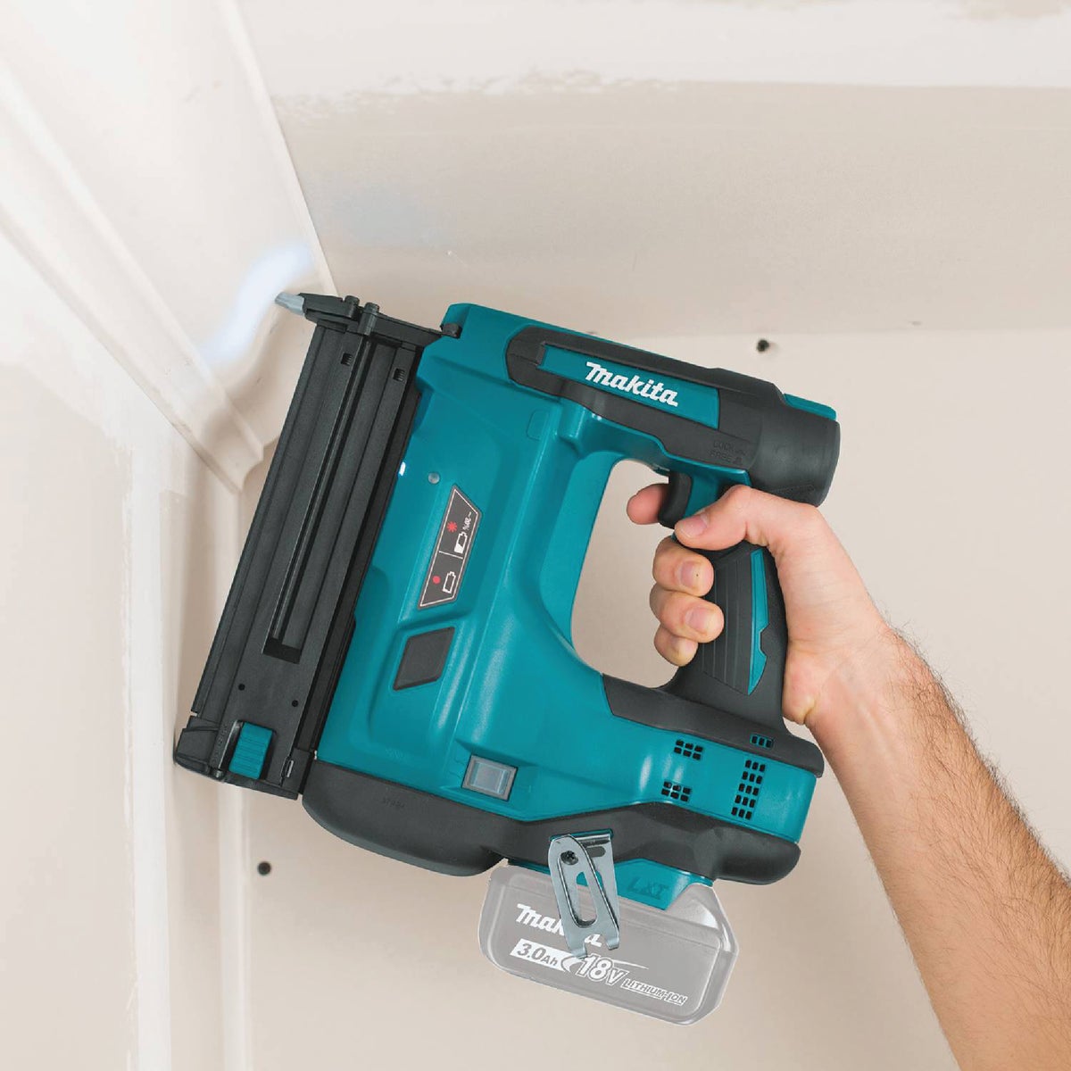 Makita 16 ga discount cordless finishing nailer