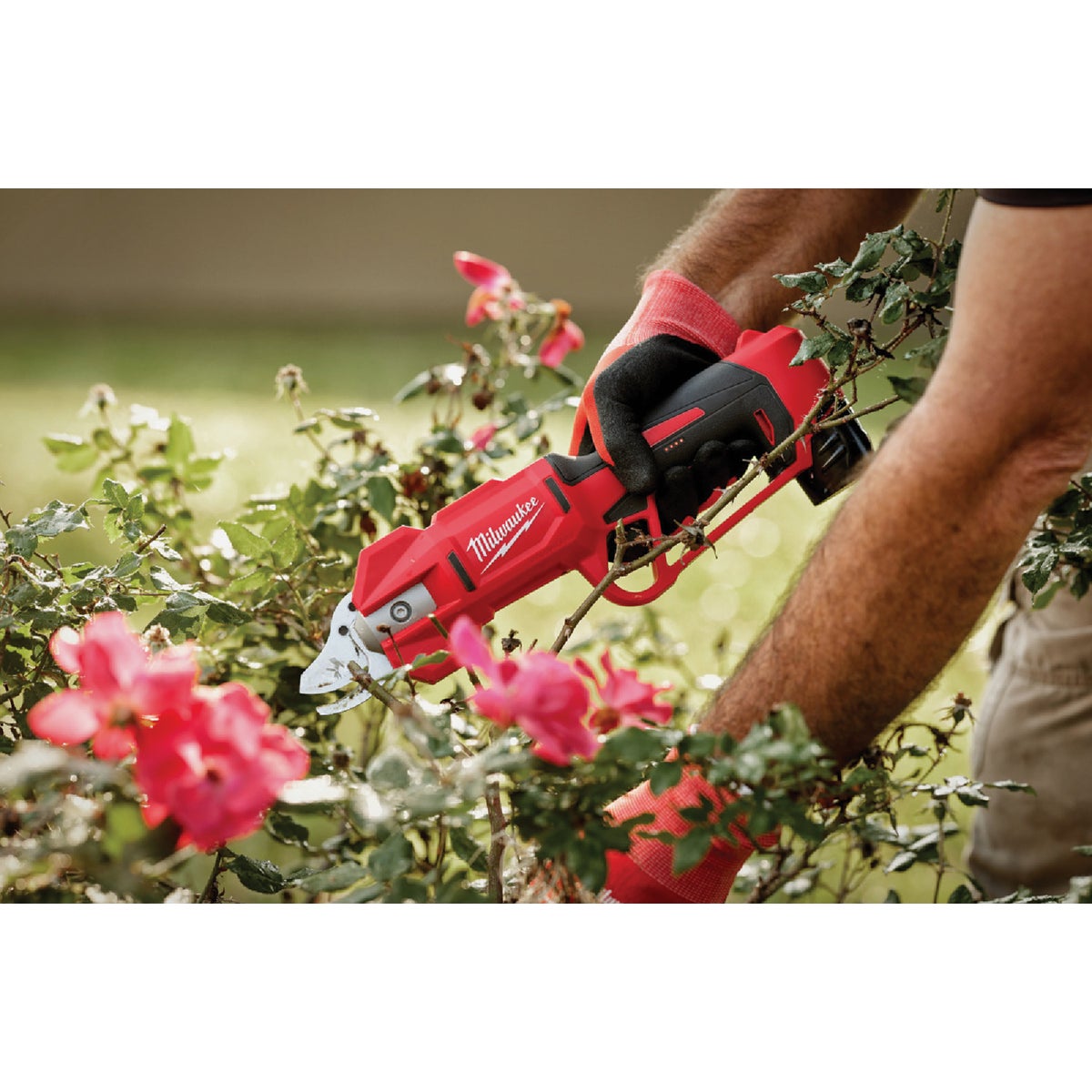 Milwaukee cordless best sale garden tools